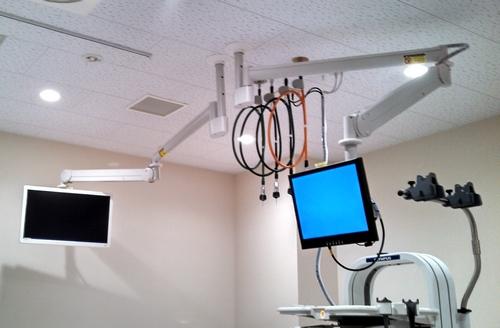 MEDICAL｜納入事例｜液晶テレビの壁掛けアームや天吊り金具の